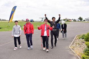 花样男团吃瓜跳伞,吃瓜跳伞，高空演绎青春热血